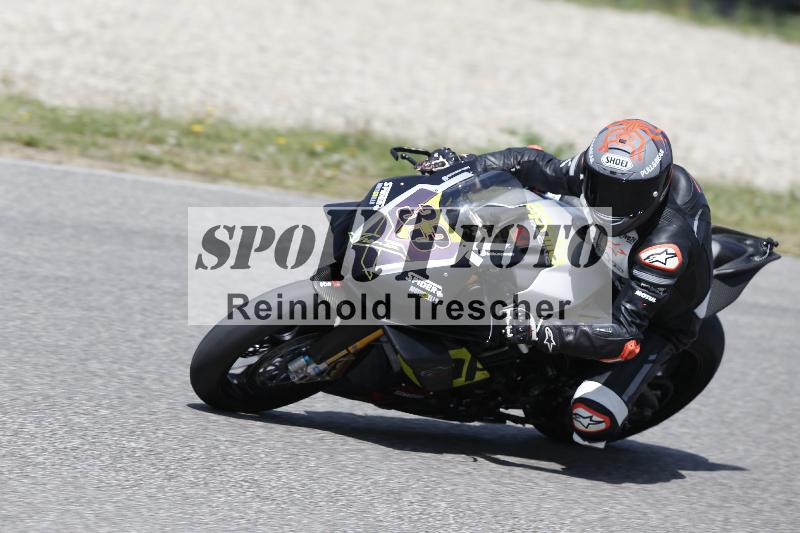 /10 20.04.2026  Pluess Moto Sport ADR/Freies Fahren/33